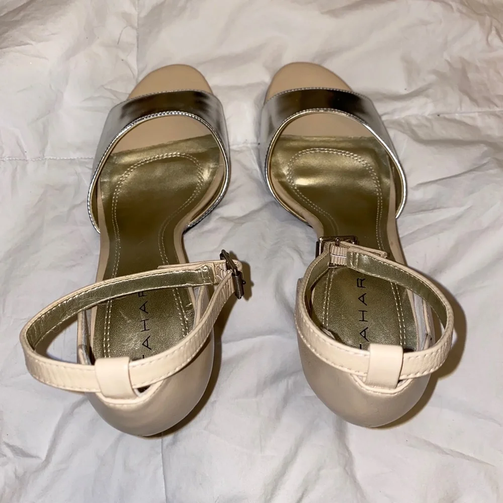 Women’s Tahari dressy , formal , pumps, heels size 5.5M